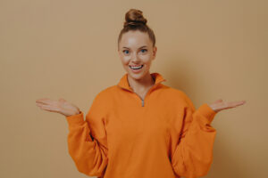 jeune femme souriante